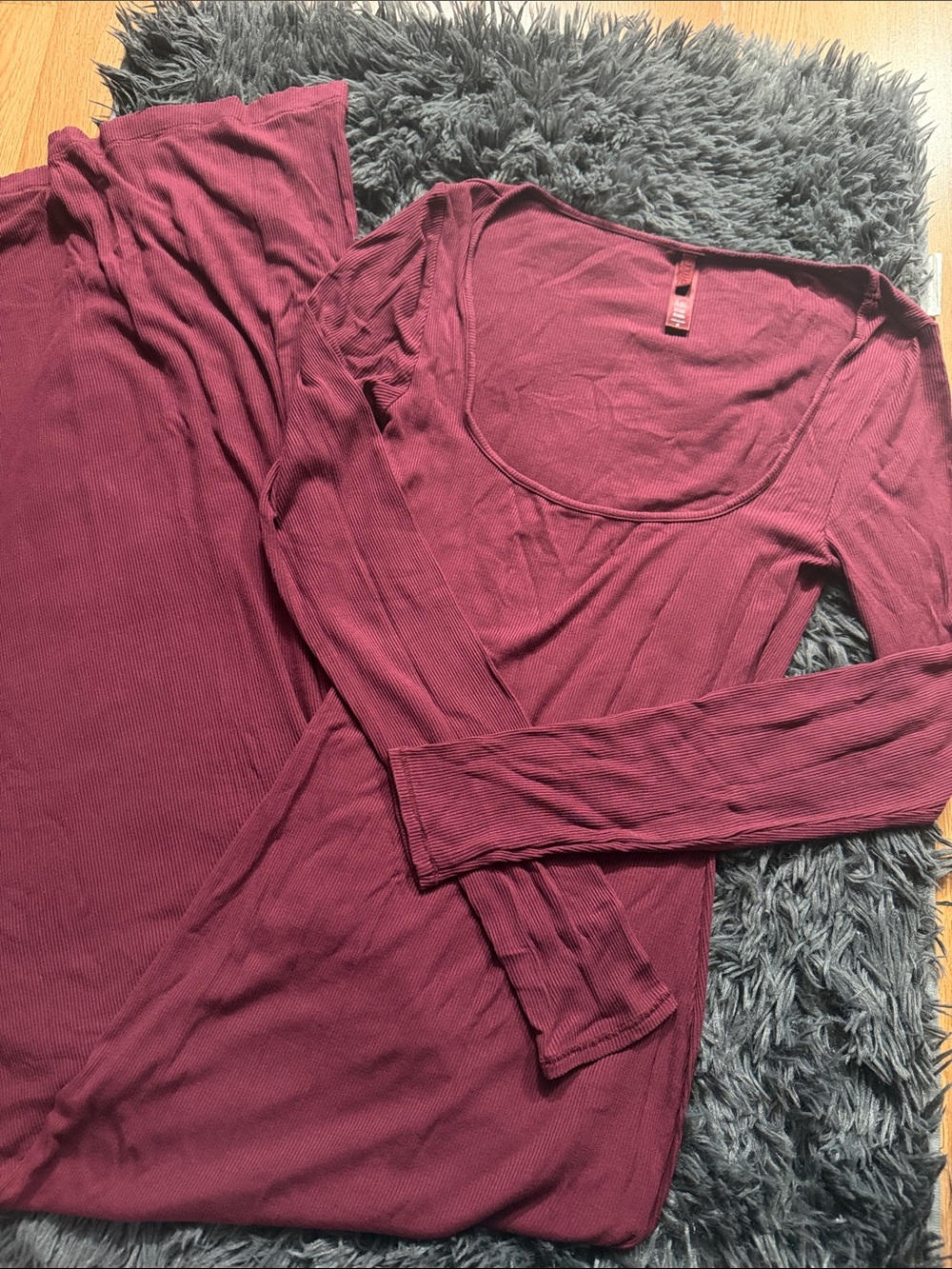 Skims ribbed Long Sleeve Scoop Neck Top - burgundy